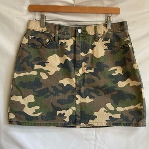 Gap Jean Mini Skirt Camo Print Size 30